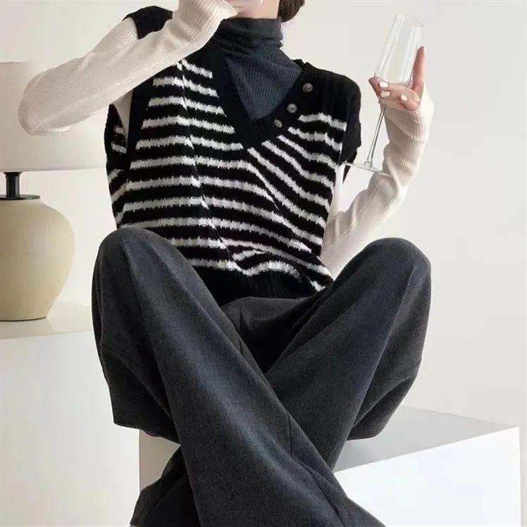 Black and White Striped Knitted Vest for Women Autumn and Winter 2023 V-neck Button Decoration Sleeveless Sweater Vest Top