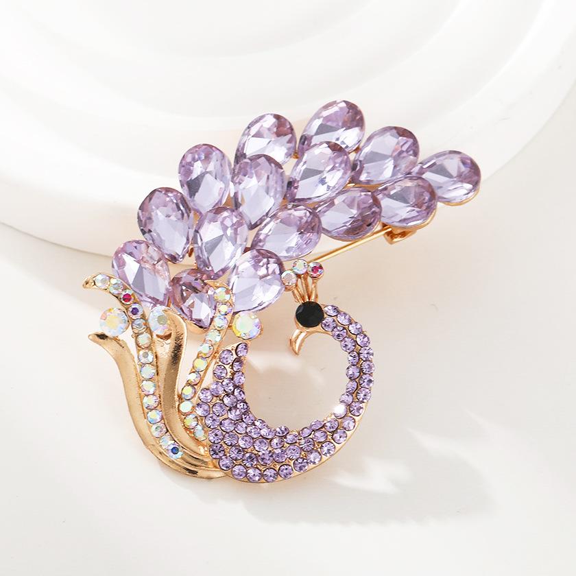 Роскошная романтическая фиолетовая брошь в виде павлина, женская индивидуальность, элегантная высококачественная брошь в виде животного с бриллиантами, аксессуары для одежды