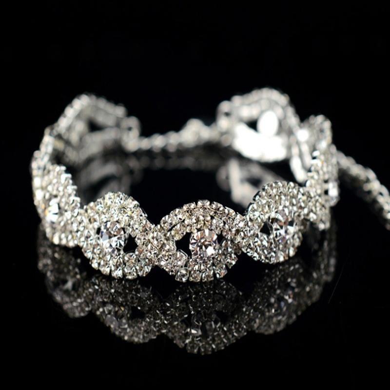 Women Jewelry Elegant Deluxe Austrian Crystal Bracelet Women Infinity Rhinestone Bangle