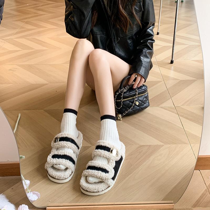 Plush Slippers for Women Winter Fur Slippers Outdoor Fluffy Slides Mules Flip Flops Fashion Warm Comfort Casual Flat Slipper