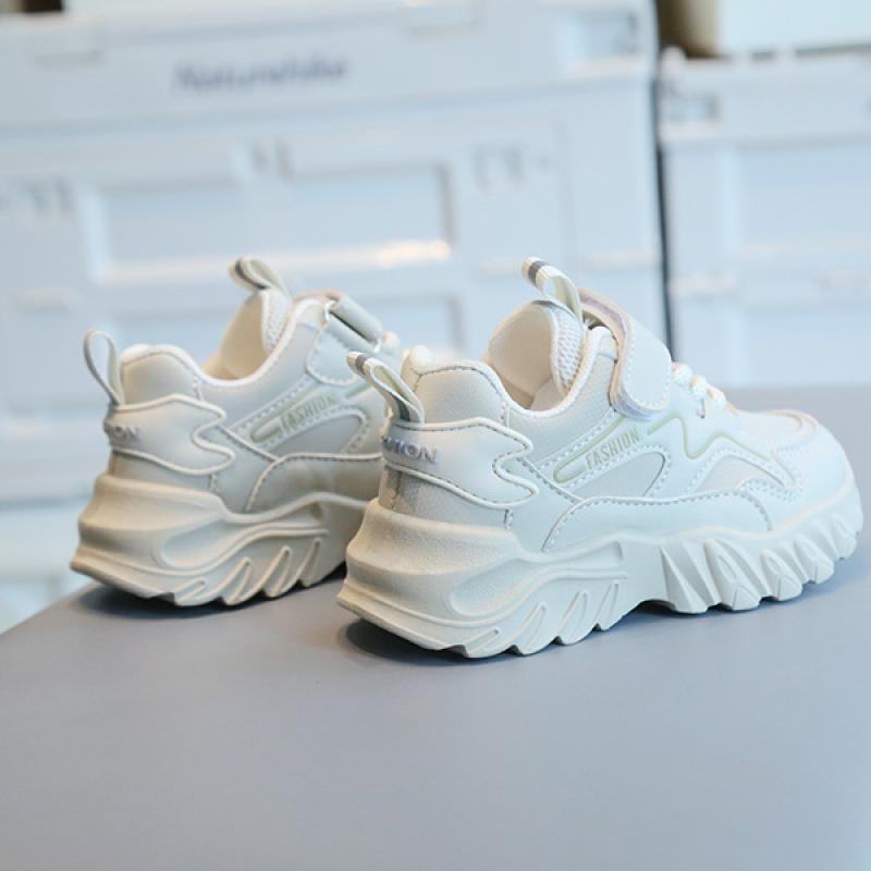 Детские кроссовки. Новые весенние и осенние туфли для папы для мальчиков. Нескользящие маленькие белые туфли для девочек. Детская повседневная обувь на мягкой подошве.