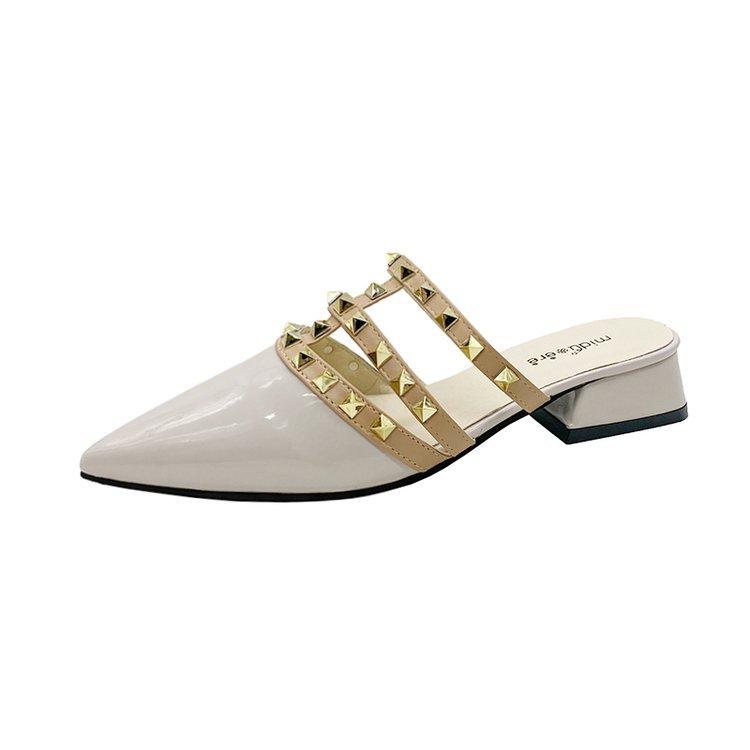 Туфли с заклепками, крутые шлепанцы с заклепками, женская летняя обувь на плоской подошве, летние лакированные полушлепанцы с острым носком