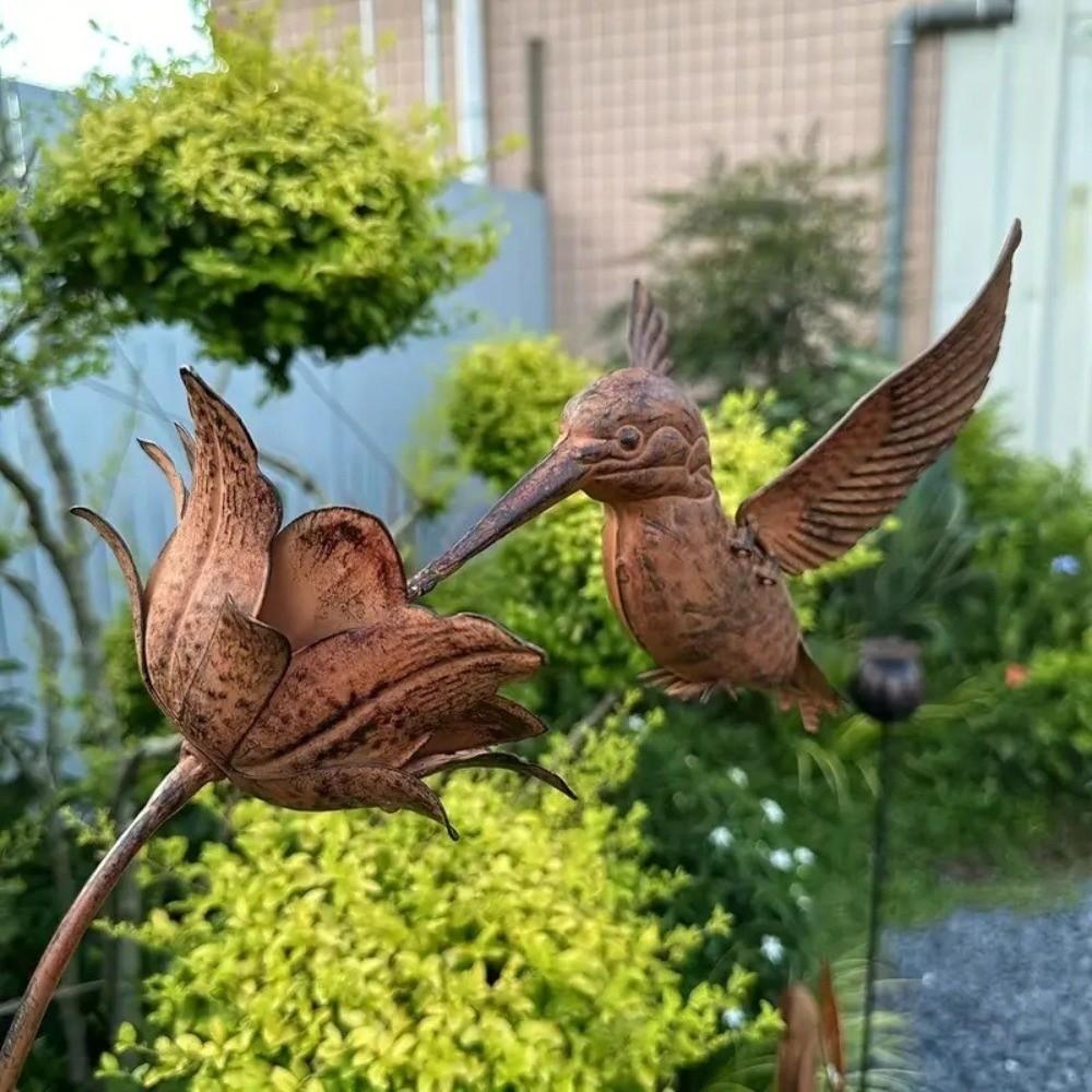 Rusty Metal Texture Hummingbird Garden Stake Metal Yard Art Decor Patio Balcony Decor