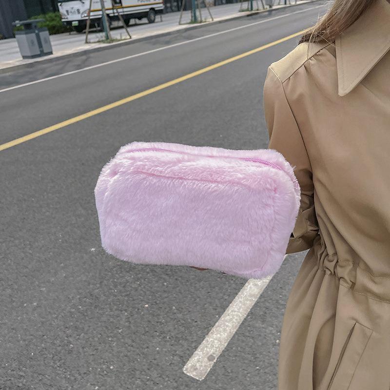 Ins Macaron Plush Cosmetic Bag Pencil Bag Girl Candy Color Hand Bag Bankquet Party Lady Cosmetic Bag Makeup Organizer 2024