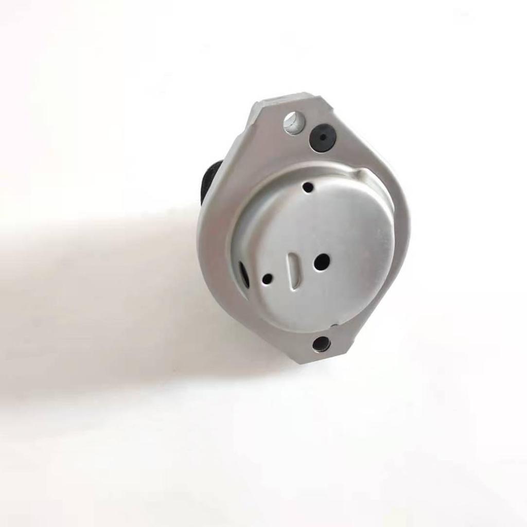 BMW E60/E61/E63/E64 Левая резиновая подушка опоры двигателя 22116761089