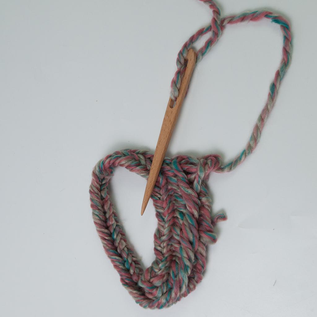 2Pcs Big Eye Crochet Needle Double Hole Crochet Needle 15mm Thick Beech Wood Knitting Needle for Weaving DIY Tapestry