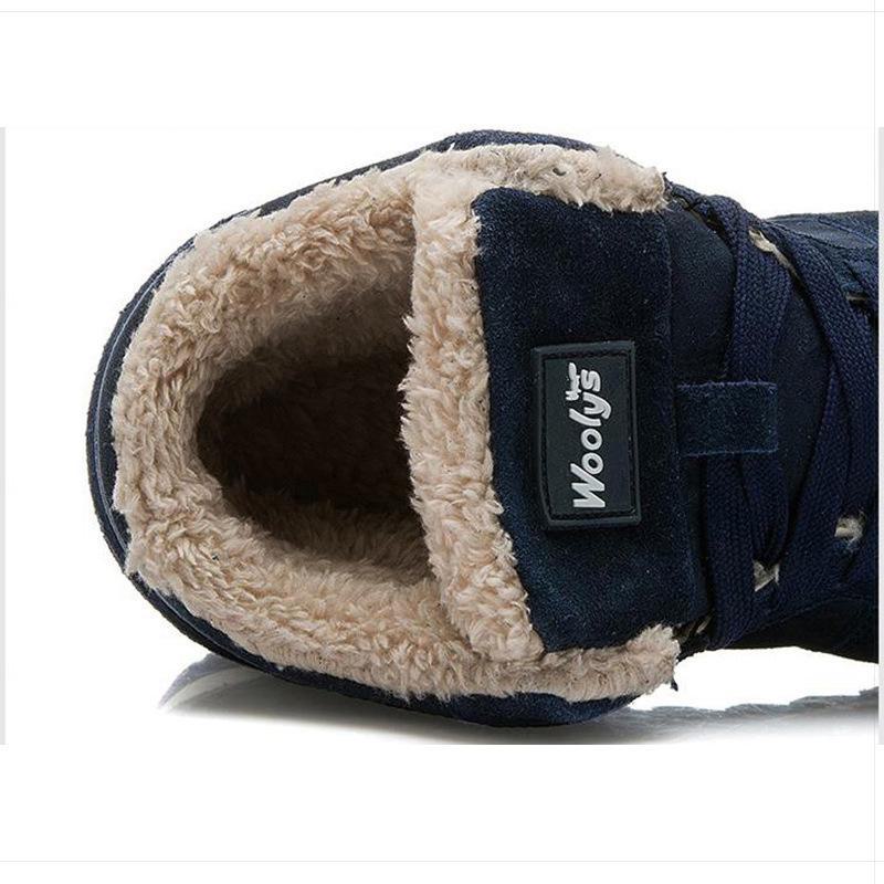 Unisex Korean Winter Snow Boots with Warm Wool Insole, Lightweight High-Top Design, Plus Size Cotton Shoes.