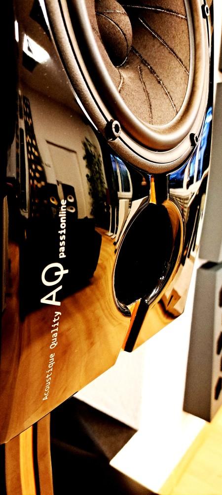 Acoustique Quality PASSION TEEN - Двухполосная напольная акустическая система мощностью 160 Вт, шпон ОРЕХ, передняя панель лак ЧЕРНЫЙ, Acoustique Quality