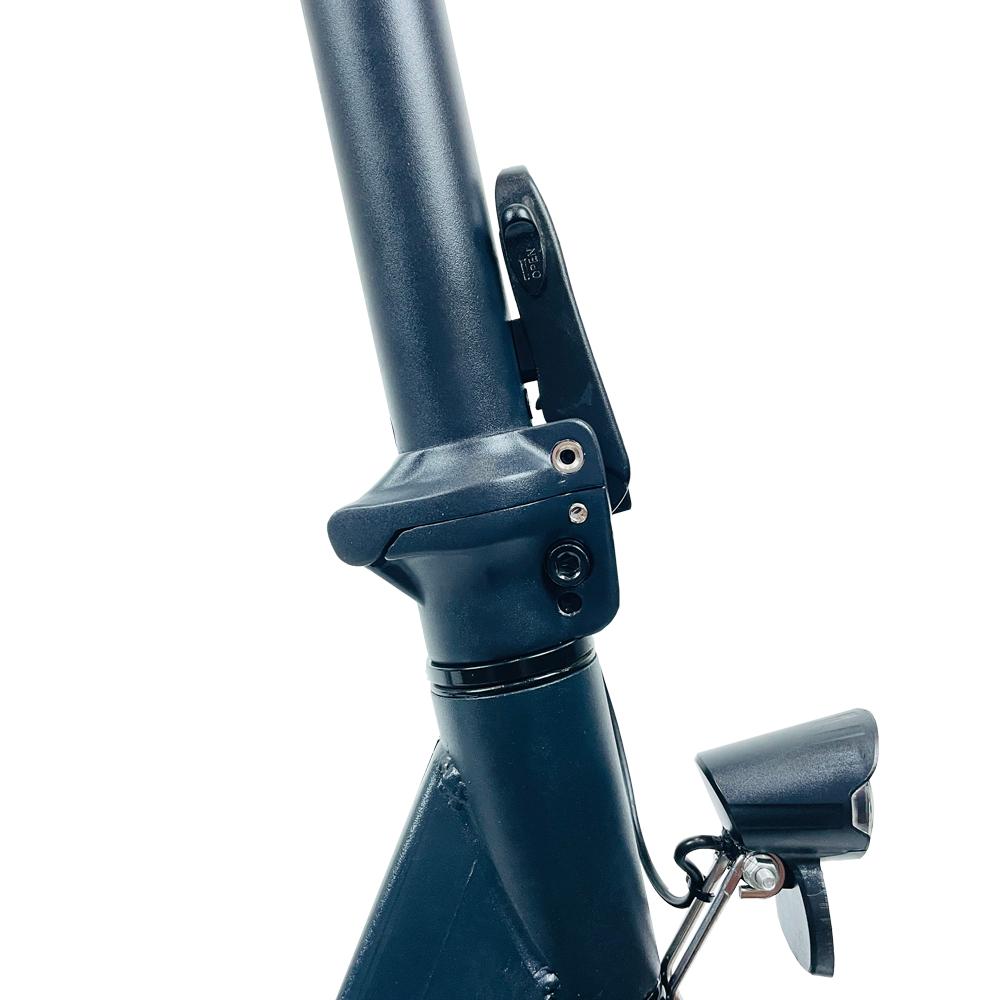 DriveTron DT01 оснащен аккумулятором 36 В 13 Ач и двигателем мощностью 400 Вт, максимальная скорость составляет 30 км/ч.(НЕТ ЭБЭ)