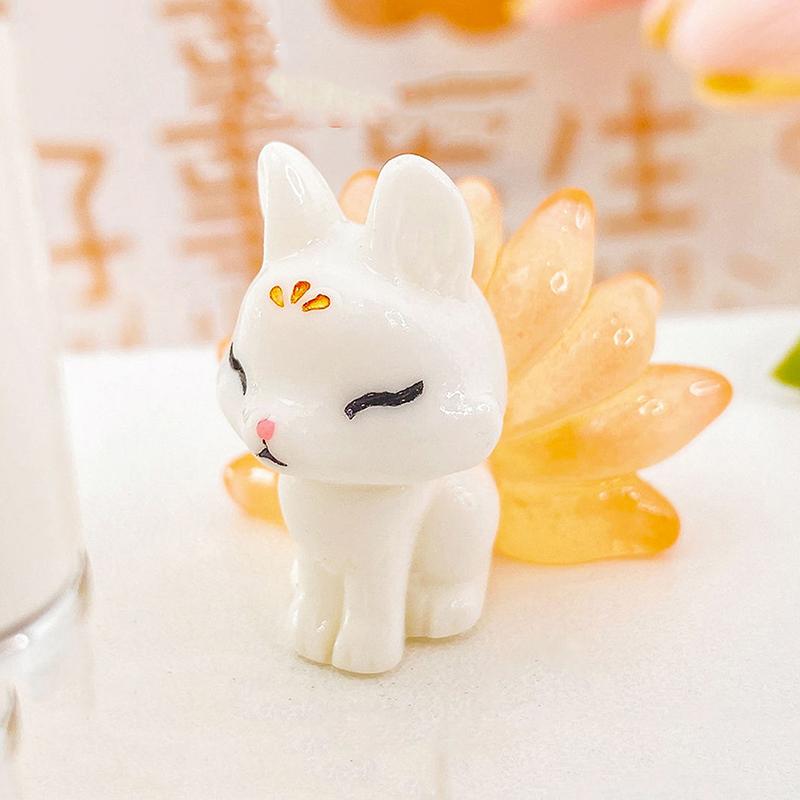 1 шт. Милая мини-люминесцентная смоляная девятихвостая лиса, украшение, светящаяся в темноте, миниатюрные фигурки, лиса, микропейзаж, кукольный домик, декор