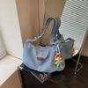 Casual Large Capacity Tote Bag With Denim Fabric And Zipper Closure For Everyday Commutes