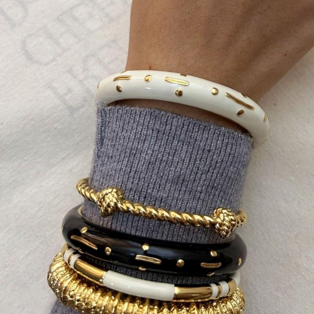 French Style Woman Cuff Bracelet Classic Women's Hand Bracelet Retro Opening Bangle  Gifts