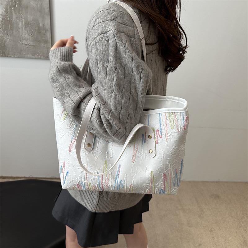 Womens Trendy Tote Bag With Polyester Lining And Dual Shoulder Straps For Everyday