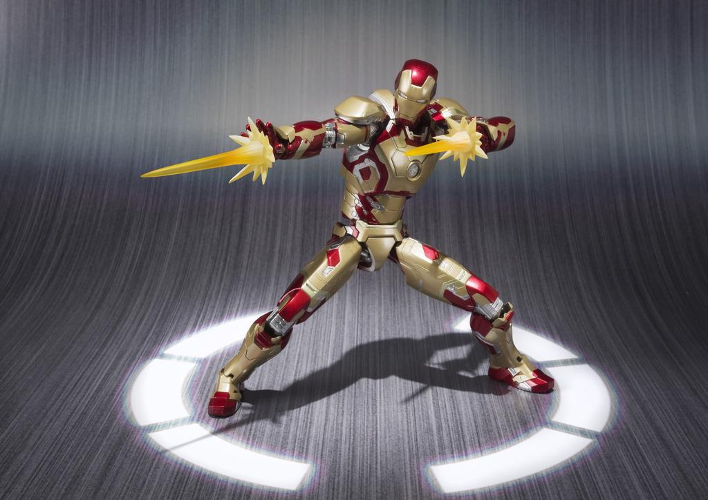 TAMASHII NATIONS SHFiguarts Железный человек Марк 42 (с ограниченным бонусом на первый раз "Диван президента")