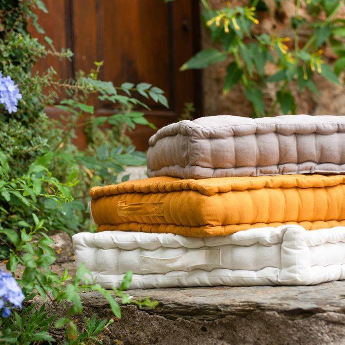 Coussin tapissier en coton 50x50x10 cm PANAMA taupe, par Soleil d'Ocre