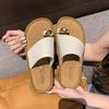 Однословный набор шлепанцев с перемычкой для женской уличной одежды 2025 лето новый однопедальный на плоской подошве с металлической пряжкой универсальные крутые шлепанцы