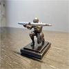 Подставка для ручек "Рыцарь-Командор" из смолы - Отличный подарок на выпускной и день рождения, уникальный офисный аксессуар, креативное украшение для рабочего стола