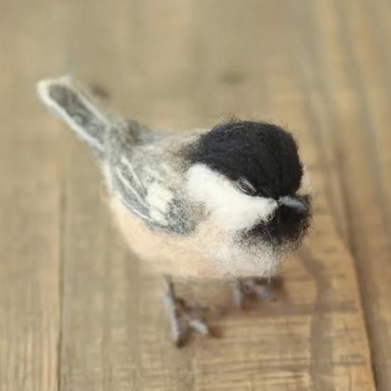 Felt Bird Sculpture Handmade Wool Songbirds Figure Realistic Wildlife-Inspired Design Soft Layered Feathers Decorative Figurine