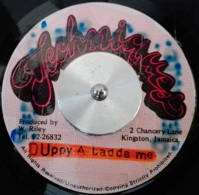7-дюймовая пластинка JOHNNY P & TUFFEST - Duppy A Badda Me NONE Techniques Ямайка Регги, Ска и Даб Б/У