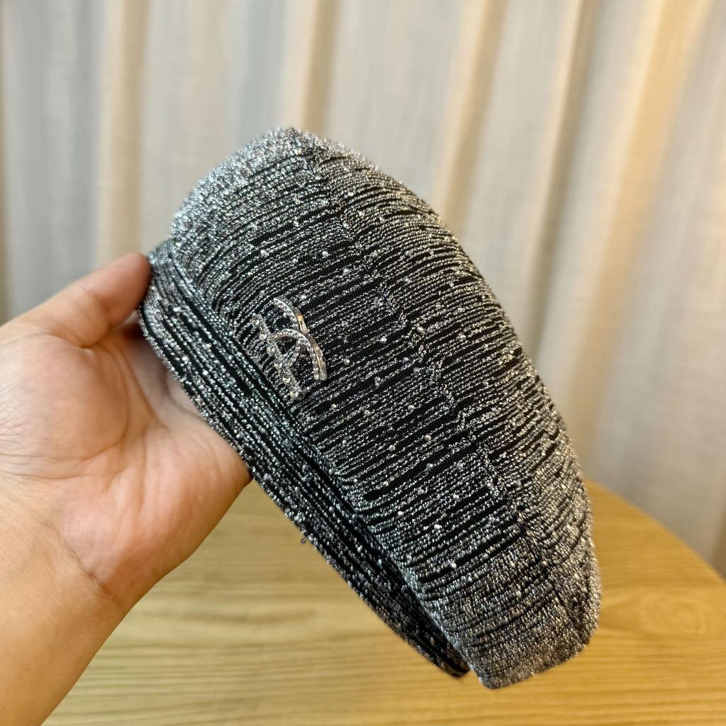 Блестящий и Яркий Нишевый Берет для Женщин Корейская Версия Универсальный Модный Повседневный Высококлассный Темпераментный Берет Художника с Пайетками