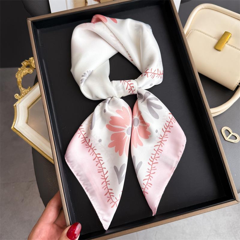 New Fashion 70X70cmPrinted Women's Scarf Pashmina Silk Scarf Square Shawl Decorative Headband Neck Luxury Design Bandana
