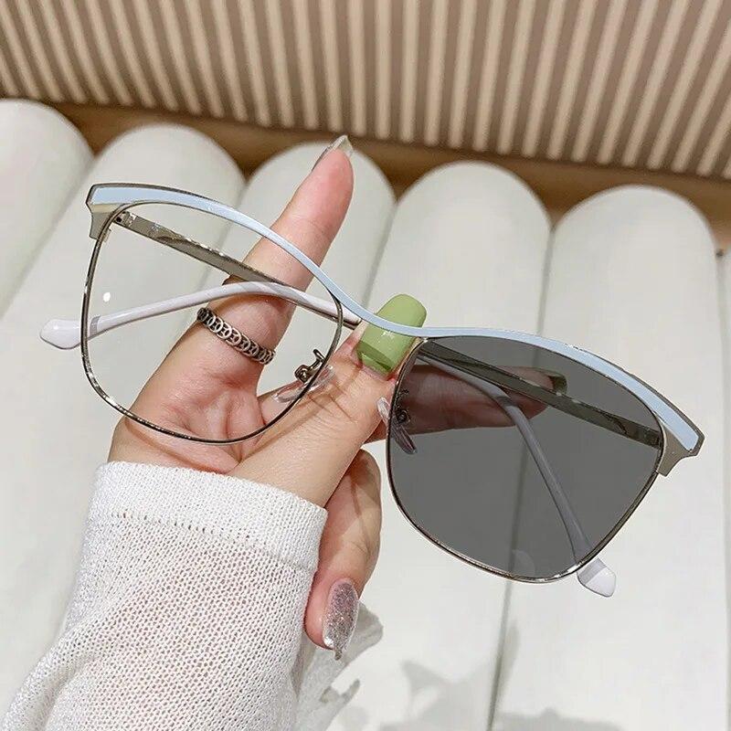 Fashion Metal Square Frame Photochromic Anti-Blue Light Glasses Retro Classic Sunglasses Vintage Men Women Outdoor Eyeglasses