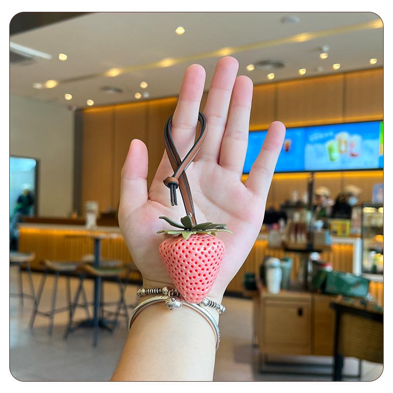 Рождественский новый подвеска-сумка клубника трехмерная смола милый ремешок для мобильного телефона брелок ювелирные аксессуары подвеска для сумки