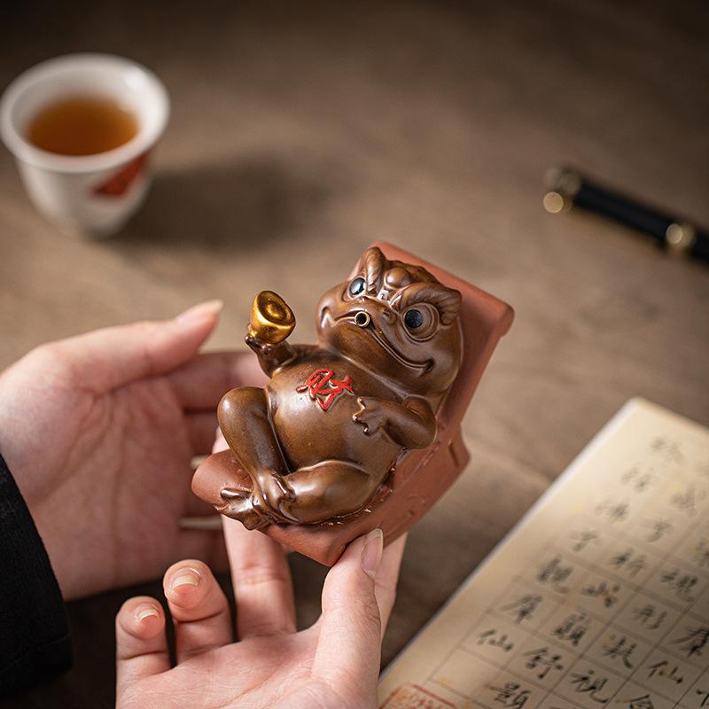 Golden Toad Tea Pet Decoration Attracting Wealth Toad Creative Tea Ceremony Accessories Tea Table Fragrance Insertion Decoration