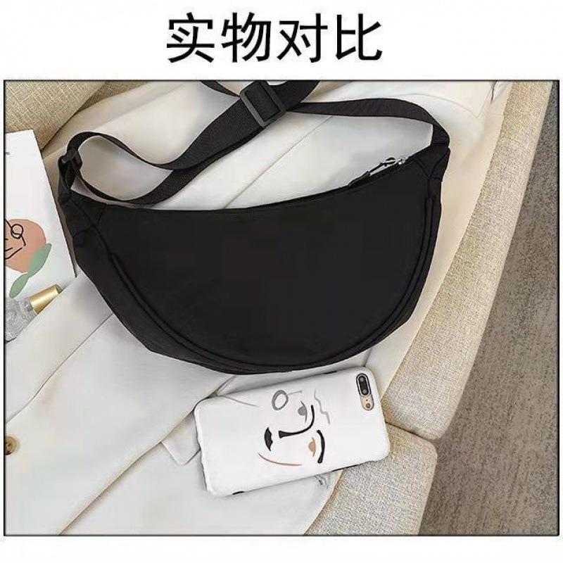 Anti-splashing Nylon Solid Color Crossbody Dumpling Bag New One-shoulder Underarm Light Niche Women's Bag
