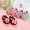 Милые туфельки с цветочком для новорожденной девочки, мягкая обувь, противоскользящие, для первых шагов, весна-лето, пинетки для младенцев 0-12 месяцев