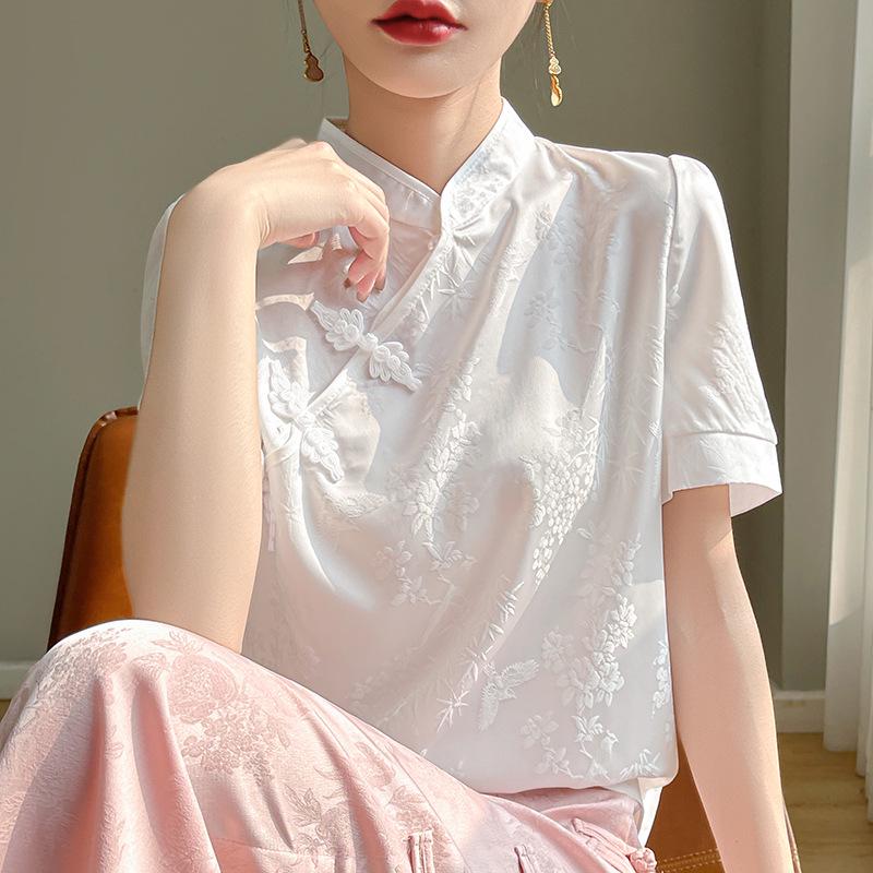 Женская атласная футболка с китайской застежкой-лягушкой: Короткий рукав, воротник-стойка, ретро-стиль