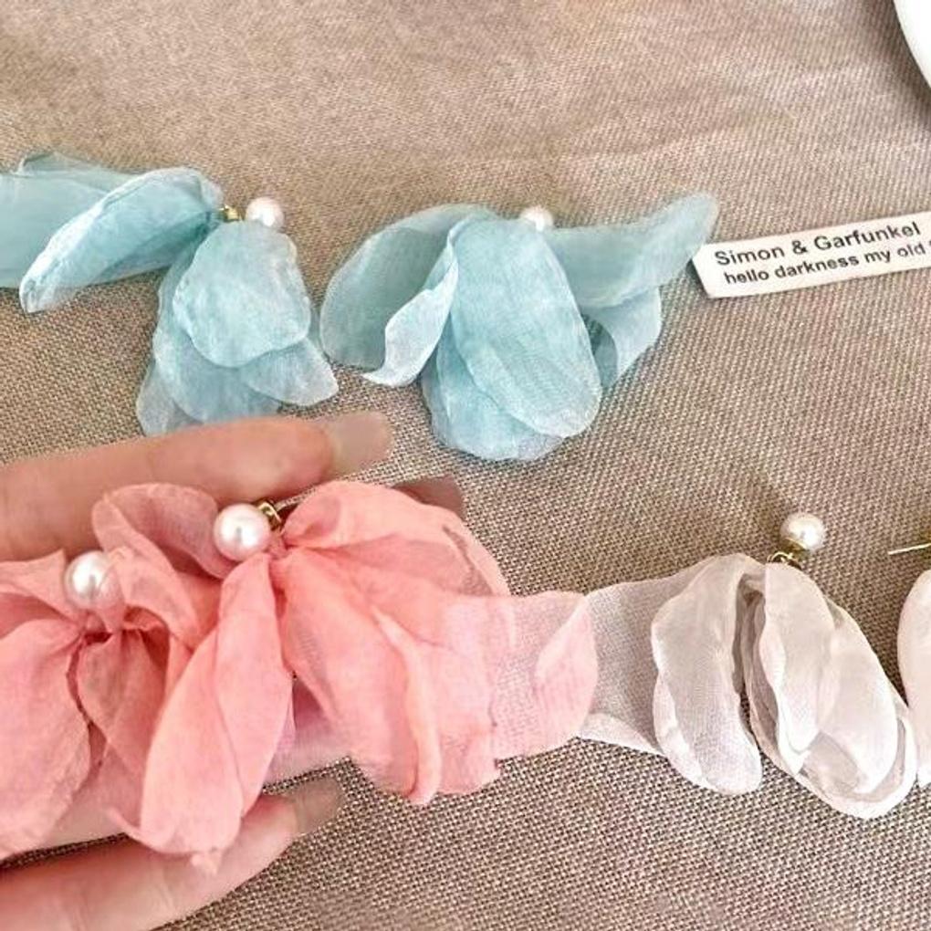 Women's Floral Airy Chiffon Color Earrings [Silver Needle]