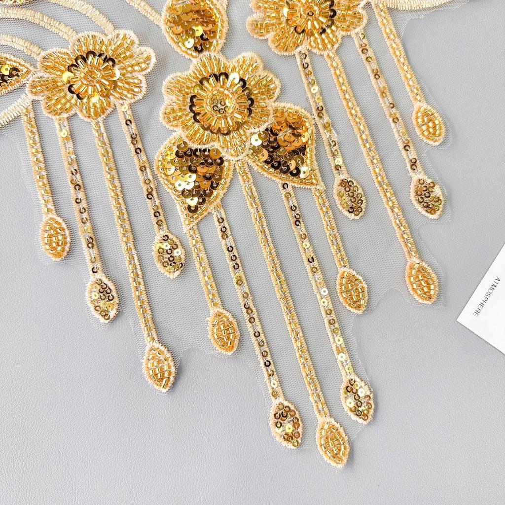 Золото Тяжелая Промышленность Бисер Пайетки V-образный вырез Вышивка Декаль Платье Сценическое платье Декоративные Передние Наклейки из ткани для шеи Аксессуары