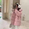 Розовый милый пуховик с капюшоном средней и длинной длины для женщин 2024 года, новинка зимы, белый пуховик на утином пуху, куртка