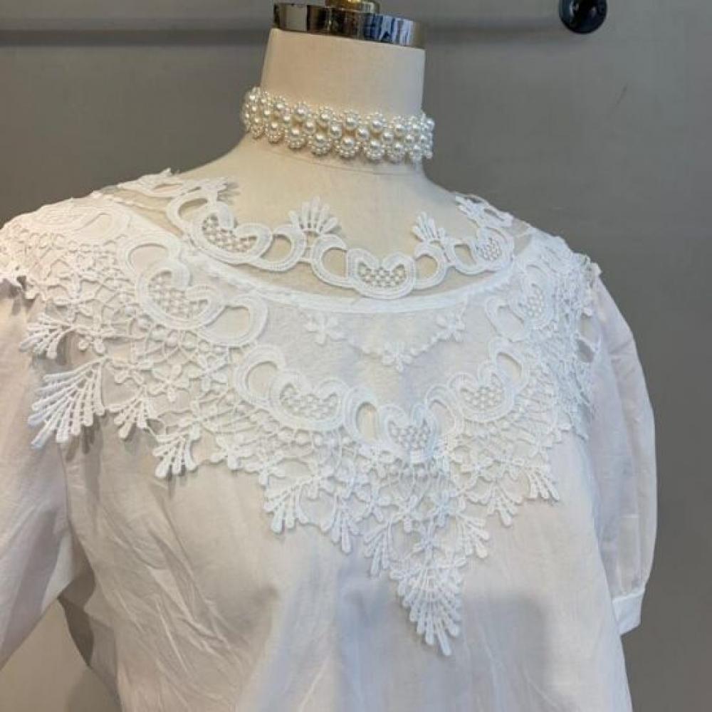C S In The Room laCe Stripe blouSe
