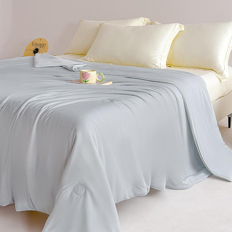 Ice Silk Summer Air Conditioning Cooling Quilt Comforter Lightweight Blankets Skin-friendly Breathable Water Washable Fabric