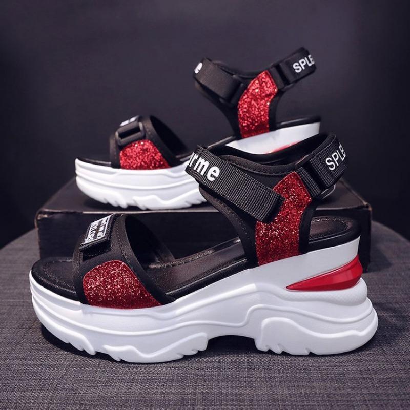 Новые летние женские босоножки на платформе с танкеткой, повседневные пляжные туфли с уклоном вверх, женские спортивные босоножки на высоком каблуке для девочек