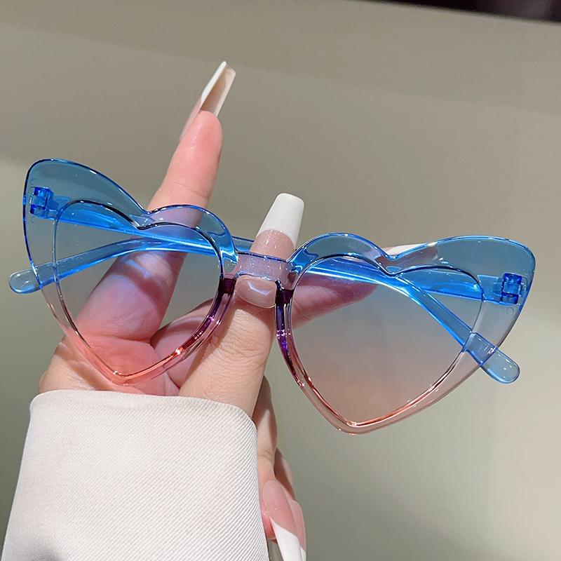 Cute Heart Shaped Sunglasses for Kinds Fashion Gradient Multi-color Shades for Children Trendy Stylish Decor Sun Glasses
