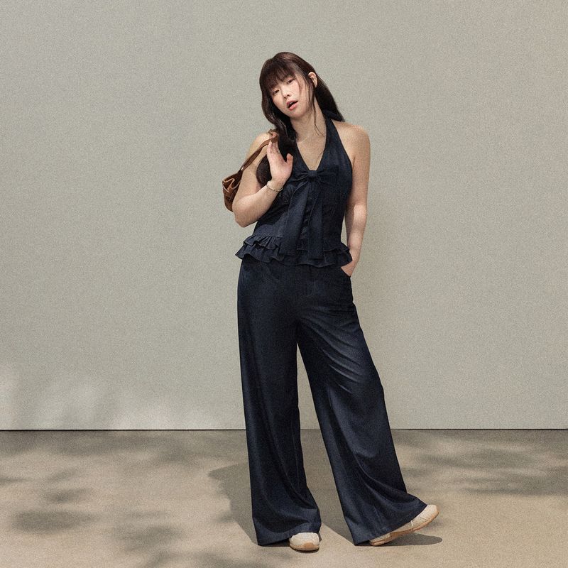 Early Spring Plus-Size Women's Clothing for Chubby Girls, Slimming Outfit, Fashionable Street-Style Halter Top and High-Waisted Jeans