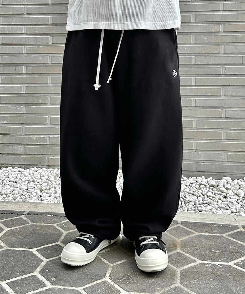 DRUG PRODUCT Curved Wide Sweat Pants, Black