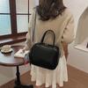 Autumn and Winter New Retro Pillow Bag Women's 2025 Casual Versatile Handbag Personalized Shoulder Messenger Bag Versatile Bag