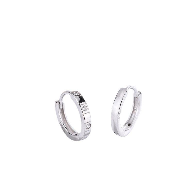 Новые модные трендовые геометрические серьги с микроинкрустацией из циркона. Модные и минималистичные круглые серьги с темпераментом.