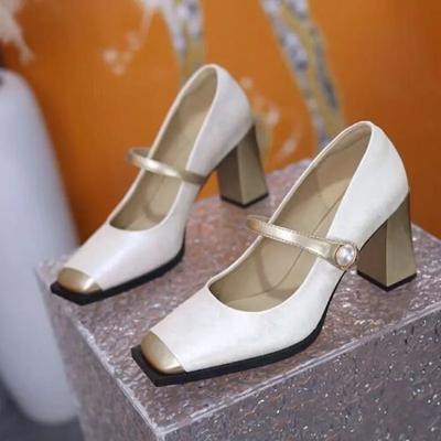 Модные весенние и осенние женские туфли Мэри Джейн на высоком каблуке с квадратным носком в тон цвета