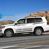 Персонализированные полосы на кузов автомобиля Toyota Land Cruiser