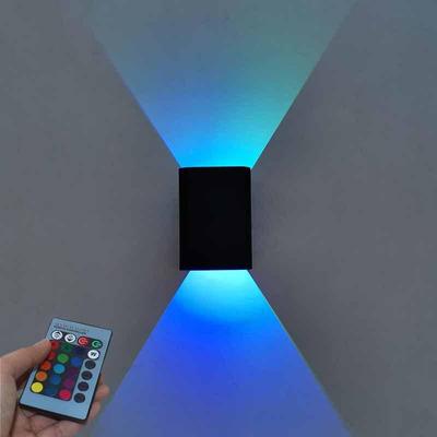 Современный внутренний светодиодный настенный светильник RGB 5 Вт вверх и вниз, украшающий настенное бра для спальни, прикроватный красочный настенный светильник с пультом дистанционного управления