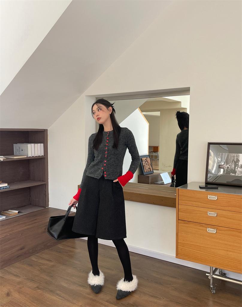 Корейская версия плюшевых туфель с квадратным носком, одинарные туфли женские 2025, теплые хлопковые туфли, французский толстый каблук, ретро черные туфли из маленькой кожи