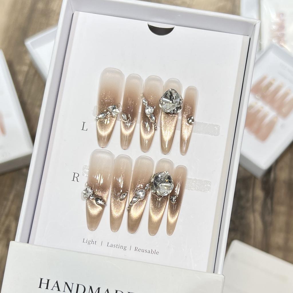 Temperament Light Luxury Smile Cat Eye Nail Art Burst Zircon Crushed Diamond Pure Hand-wearing Armor High-end