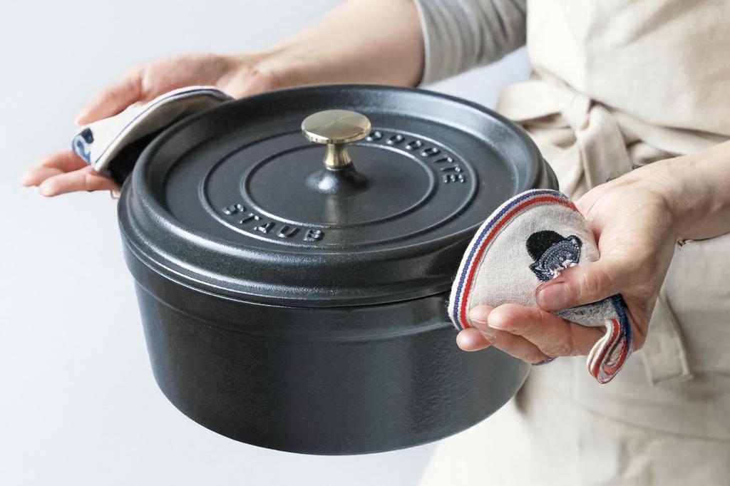 STAUB "Knob Mittens, Black, Set of 2" Potholders [Official Japanese Product] Z1033-855