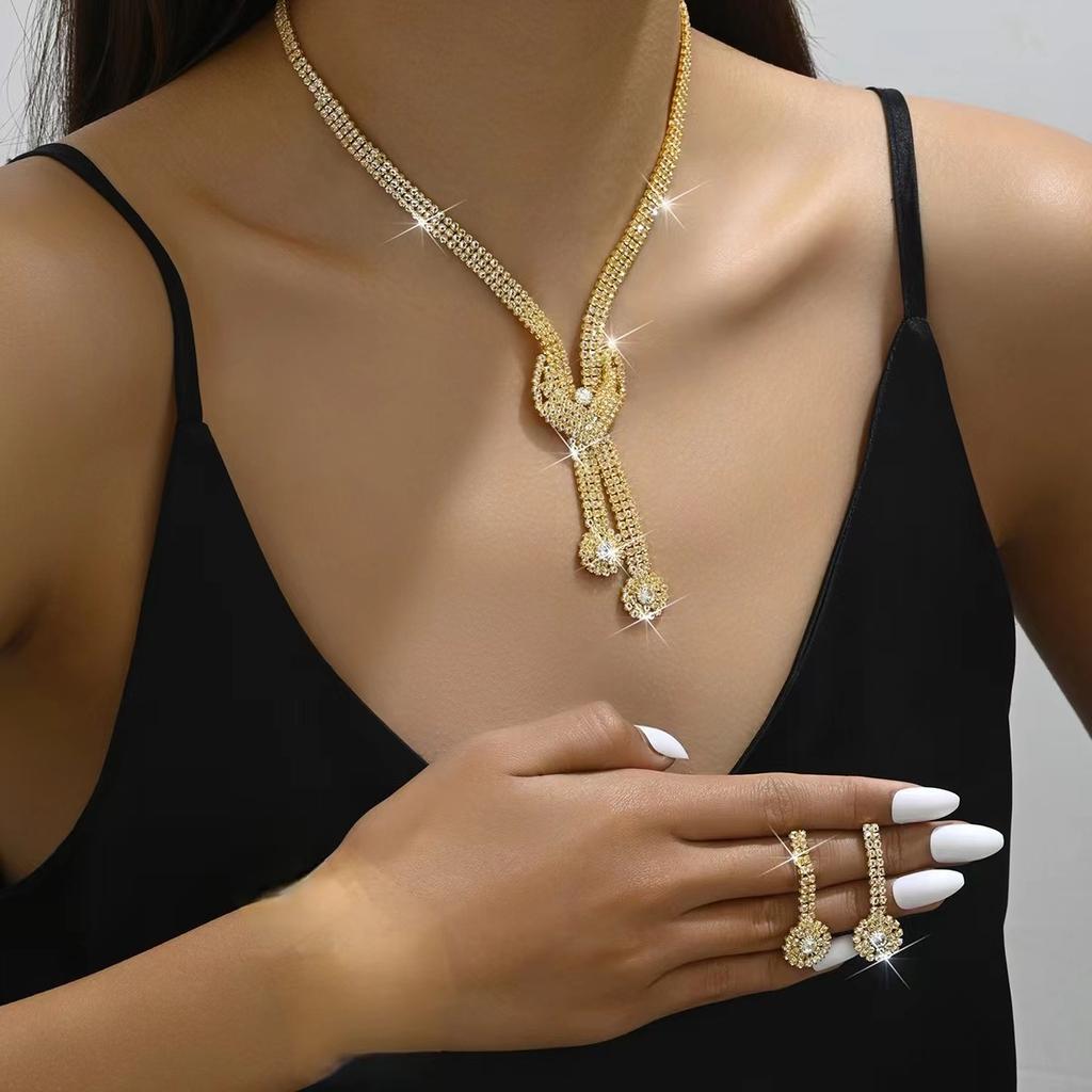 Свадебная и повседневная одежда Темперамент Супер Вспышка Бриллиантовое Ожерелье Серьги Браслет Комплект из трех предметов