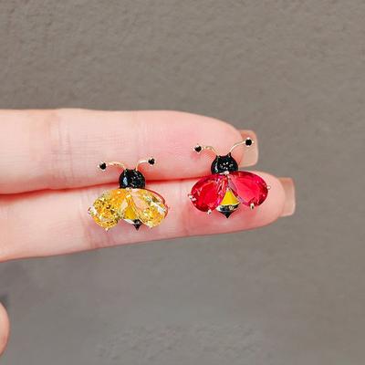 Брошь Девушка Милая Кристалл Пчела Грудь Цветок Булавка Костюм Шея Игла Аксессуар